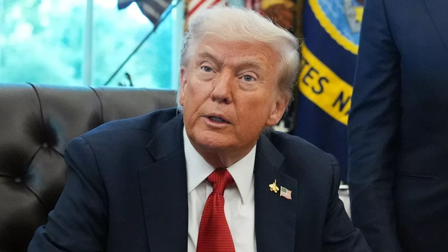 Trump Refuses to Consider Tomahawk Missile Transfer to Ukraine Amid Escalation Fears