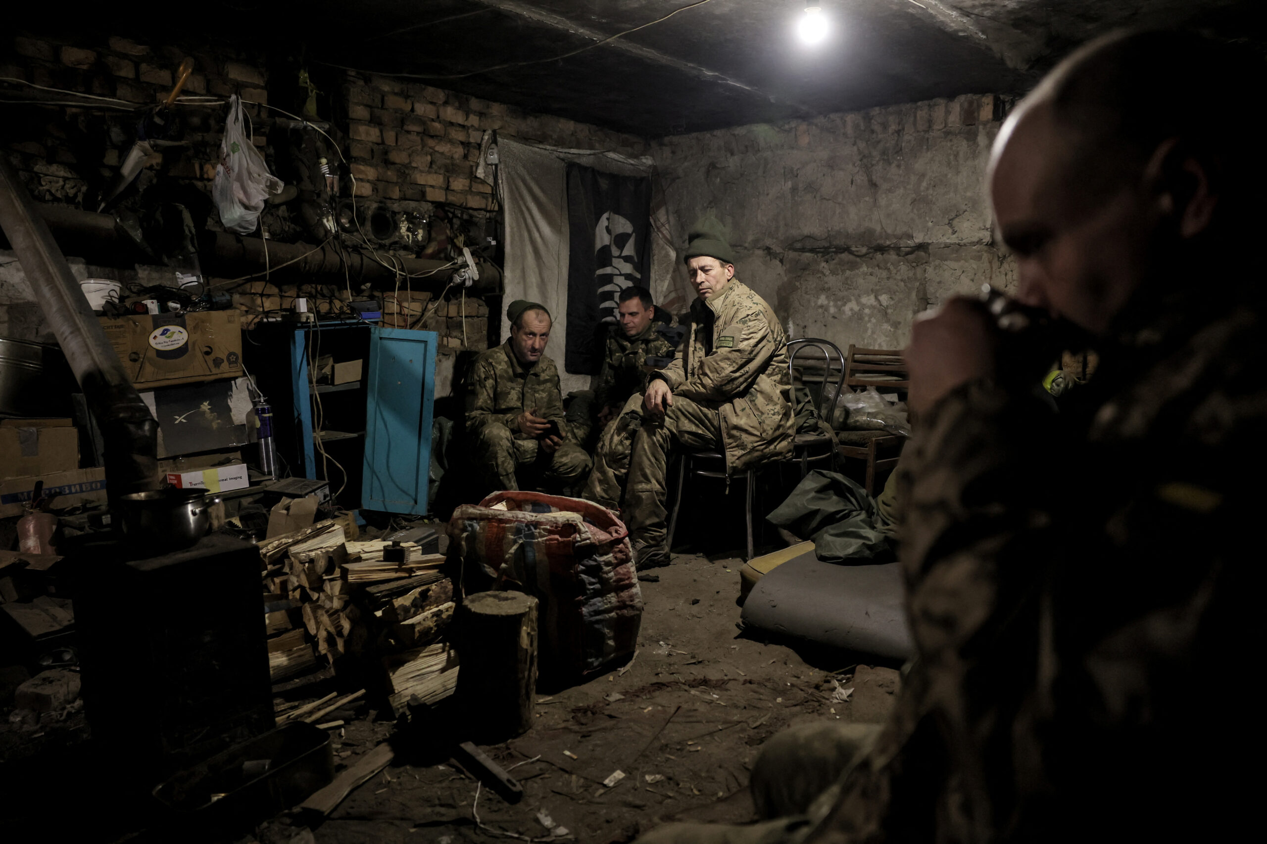 Russian Forces Intensify Offensive in Eastern Ukraine, Report Claims