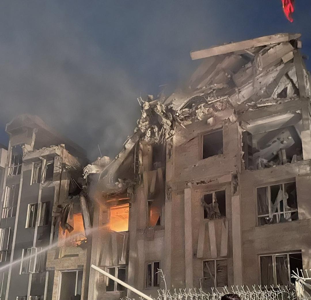 Coordinated U.S.-Israel Strikes on Iran Trigger Airspace Closures and Emergency Alerts